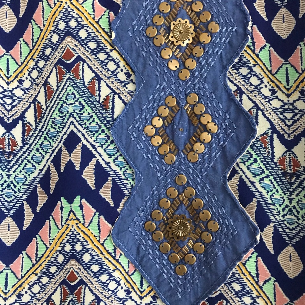Patterned Blouse - Picture 3 of 4